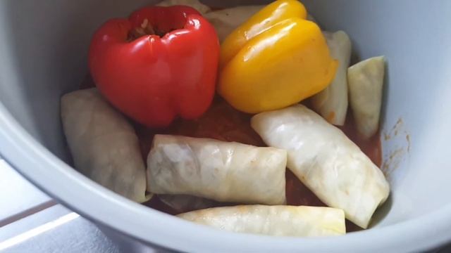 Голубцы и фаршированные перцы в скороварке за 20 мин. Stuffed Peppers And Cabbage Rolls Recipe.