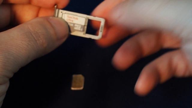 Samsung Galaxy S8/S8+ - How to Insert SIM Cards смотреть онлайн