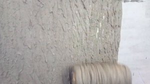 Декоративная штукатурка фактурным валиком.