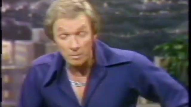 Mel Tillis discussing his stutter/stammer on the Tonight Show with guest host Roy Clark - 8.02.1976 смотреть онлайн