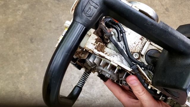 Marshy's Stihl MS192T project *Part 2* Digging deeper - Carburetor removal & missing parts. смотреть онлайн