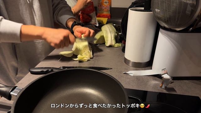 衝撃の超高級トッポキ！日韓夫婦が贈るドイツでの究極のレシピ🔥 смотреть онлайн