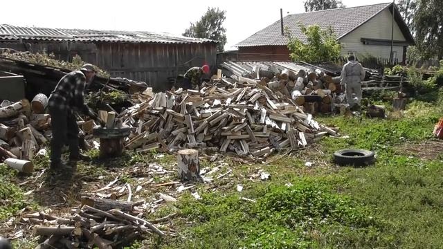3. Расколоть чурки на дрова инвалиду. Поехали в с. Корчино, за 15 км. 27. 08. 2018 смотреть онлайн