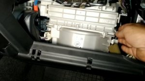 Замена фильтра салона Тойота Камри 30 ??