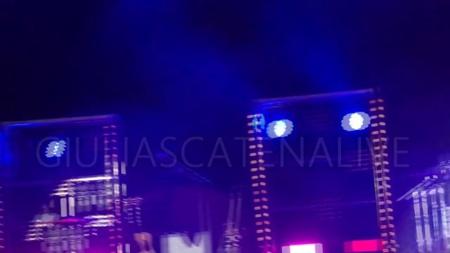 NIENTE DI SPECIALE - BENJI&FEDE LIVE @Marina di Pietrasanta смотреть онлайн