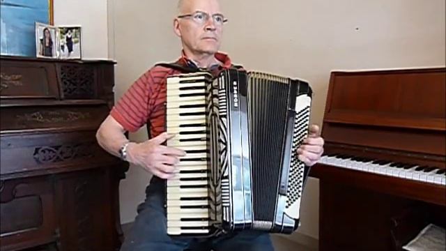 "Leaving Glen Urquart" played on Morino I смотреть онлайн