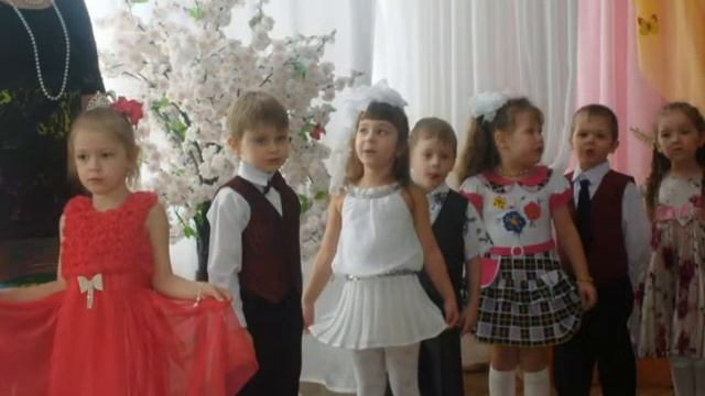 8 марта в старшей группе детского сада №18 г. Богданович смотреть онлайн