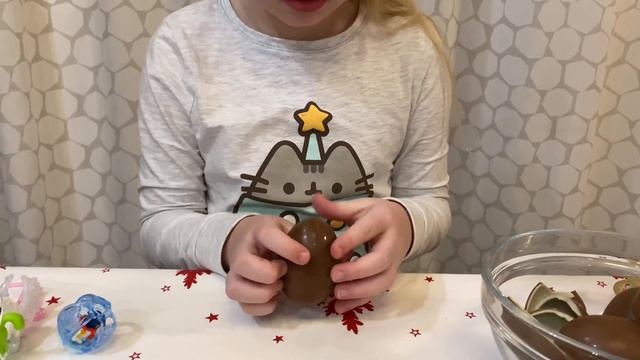 Распаковка КИНДЕР СЮРПРИЗОВ! И ОГРОМНОГО киндера! смотреть онлайн