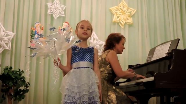 Ульяша с песней про букет из снежинок***))) смотреть онлайн