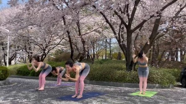 Joyful Life of Vietnamese Students in Jeonbuk National University With The Inside Flow Yoga