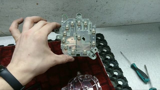 TOYOTA LAND CRUISER 200 восстановление прежней яркости заднего фонаря смотреть онлайн