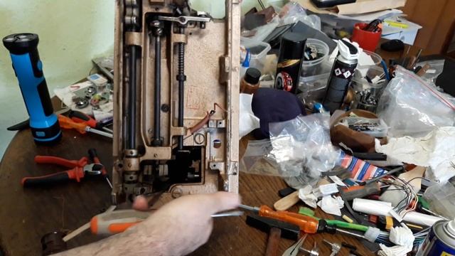 Köhter Nähmaschine Modell - Zick - Zack Aütomatic فك وإتلاف الماكينة بالكامل смотреть онлайн