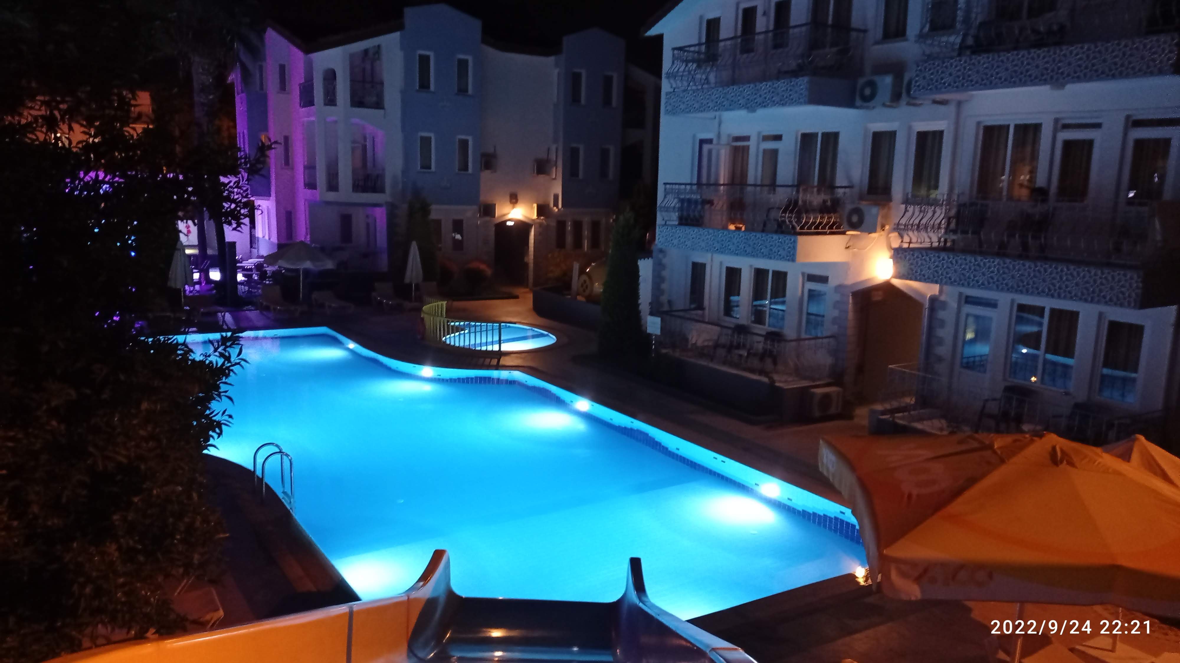 Бассейн у отеля вечером. работает до 20.00
Papaya Hotel 3***, Side, сентябрь 2022