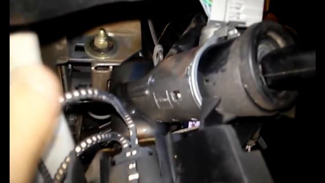 Снятие замка зажигания ""Застрял ключ в замке зажигания"" Пежо 406 смотреть онлайн