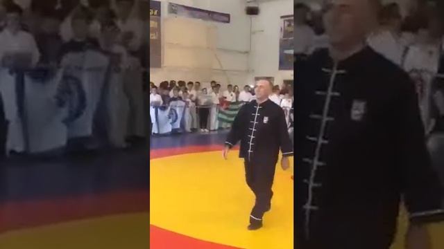 Алексанян Ваграм Балабекович, Заслуженный тренер России, рожденный в Ереване.Ему 70 лет смотреть онлайн