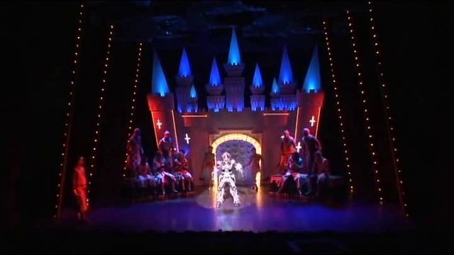 Monty Python Spamalot italiano - parte 5 - Camelot / Knights of the Round Table смотреть онлайн
