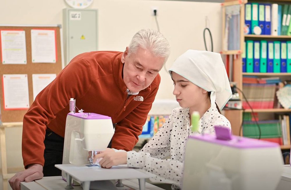 Собянин открыл новое здание школы № 2122 в Новой Москве / Город новостей на ТВЦ смотреть онлайн