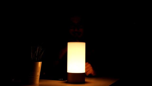 LA LAMPADA RGB A PORTATA DI APP - RECENSIONE 2018 - Xiaomi Mi Bedside Lamp смотреть онлайн