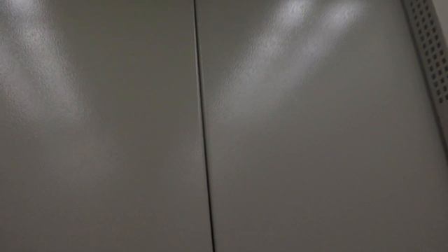 Электрический лифт (г. Королев), V=1 м-с, г-п 400 кг (132) смотреть онлайн