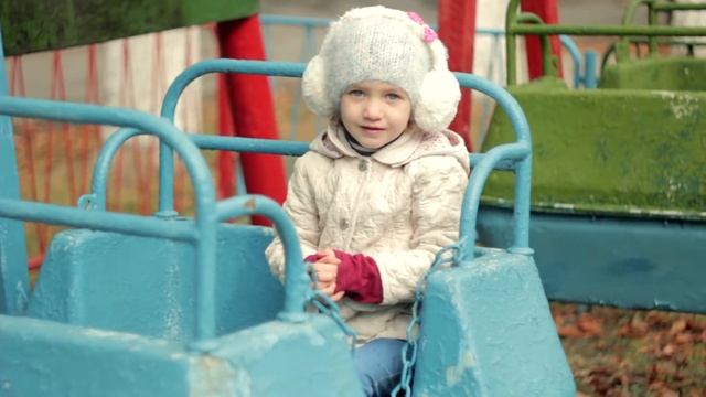 Осень. Детство. Yann Tiersen music. смотреть онлайн