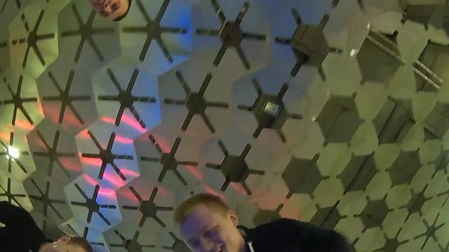 Жизнь камня для керлинга :) смотреть онлайн