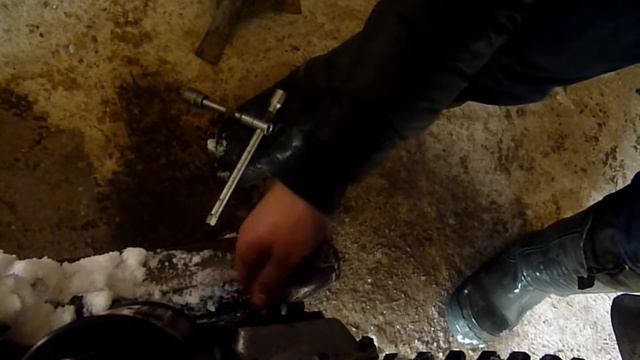 Ремонт мотоцикла УРАЛ Ч1. Снимаем коробку смотреть онлайн