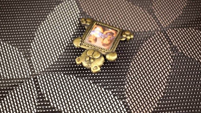 Винтажная брошь-рамка "Медвежонок" (JJ США) смотреть онлайн