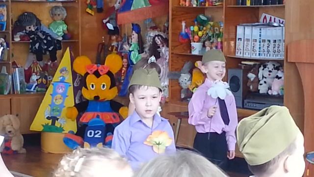 Песня для бабушек от мальчиков на 8 марта!