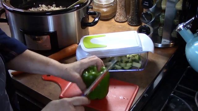 BEST CROCK POT CHILI WITH NO BEANS | SIMPLE RECIPE смотреть онлайн