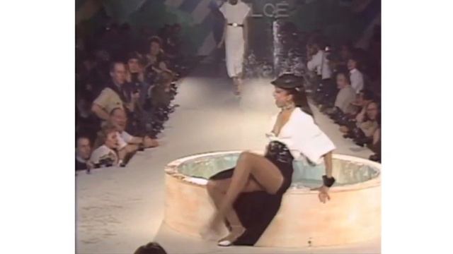 Pat Cleveland défile pour Chloé смотреть онлайн
