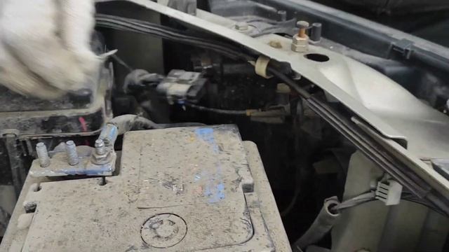 Рено Логан Stepway замена передних лампочек. смотреть онлайн