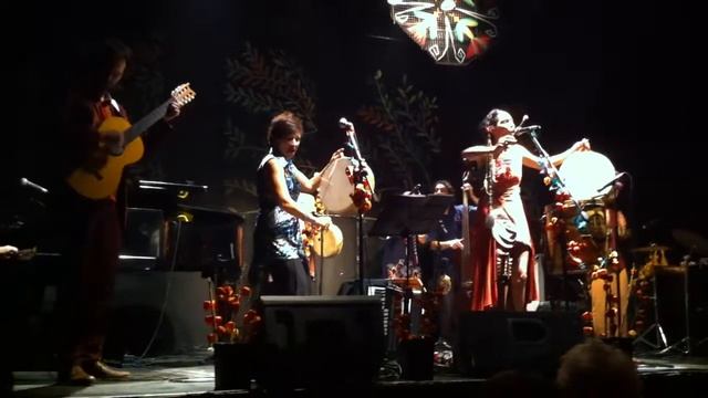 Tonolec y Lorena Astudillo en el Caff cantando Doña ubenza смотреть онлайн