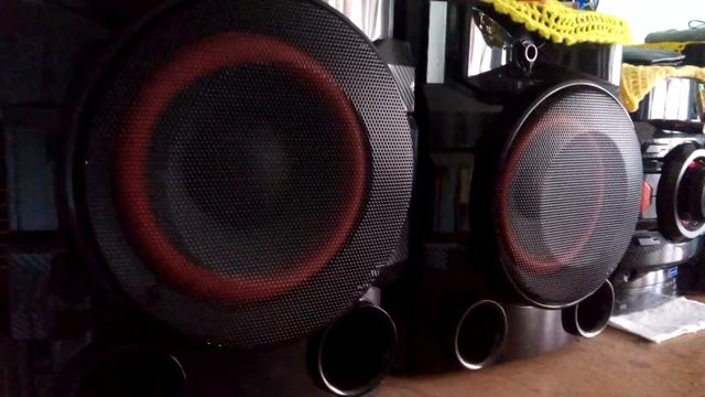 LG CM4740 XBOOM смотреть онлайн