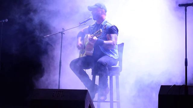 Riffmaster — український рок-гурт, авторський проект Андрія Антоненка, заснований 2003 року смотреть онлайн