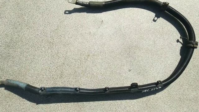 572.Силовой провод от соединительной коробки до стартера (M1- C41)