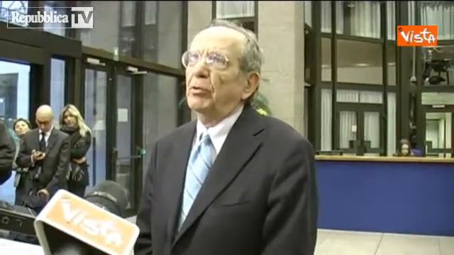 Bruxelles, Padoan: ''Eurogruppo riconosce ... смотреть онлайн
