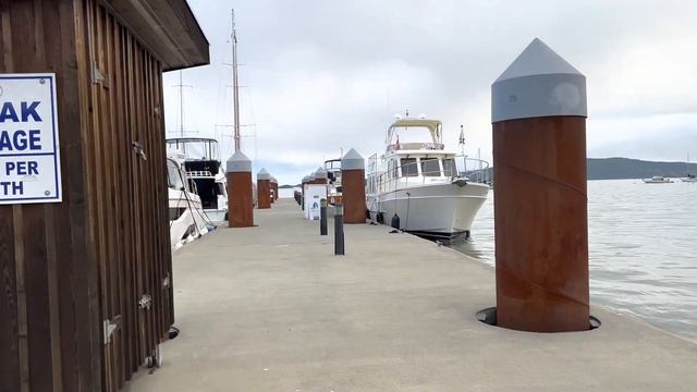 Exploring Mill Bay Marina [4K] смотреть онлайн
