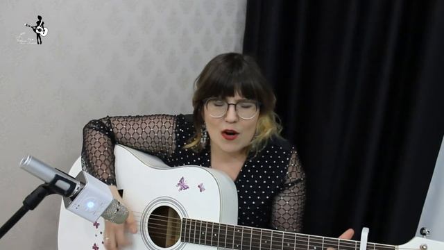 Девушка с белой гитарой - "Караоке" (авторская песня) смотреть онлайн