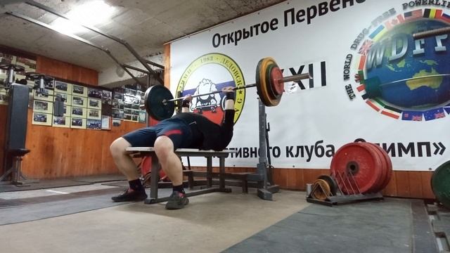 Чекренёв Валентин. Тренировка 17.01.23. Жим средним хватом 120 кг. Бицепс 40 и 45 кг. (1) смотреть онлайн