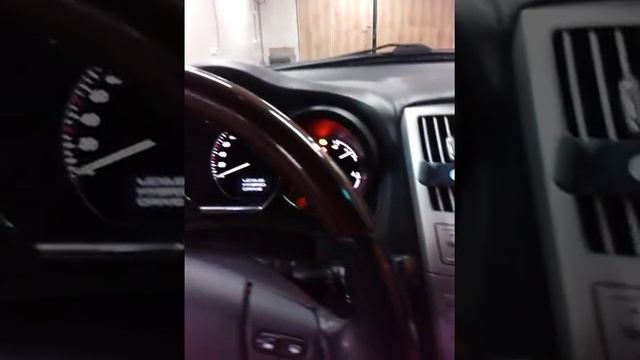 Кнопка Start Stop Engine на Lexus RX400h