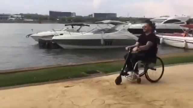 UNA WHEEL Электроприставка для инвалидных колясок UNAwheel Mini смотреть онлайн