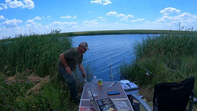 Первая рыбалка с прикормочным корабликом смотреть онлайн