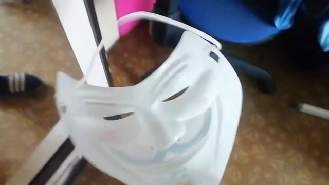 я показал своё лицо и маску гая фокса смотреть онлайн