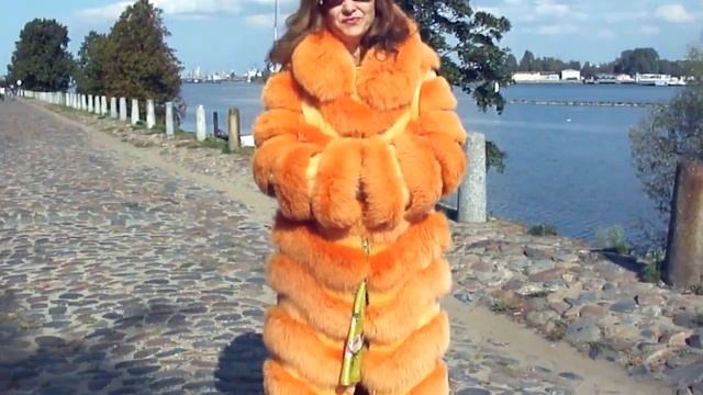 Шуба из лисы цельной шкуры. смотреть онлайн