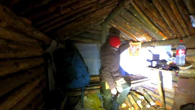 Ночевка в Землянке в Мороз. Испытание морозом . Жизнь и быт в Лесу . В Лесу как Дома ! смотреть онлайн
