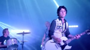 Green Day - Kill The DJ [Official Video]