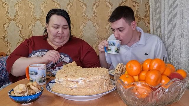 MUKBANG! Мукбанг ! Крэма нет вообще