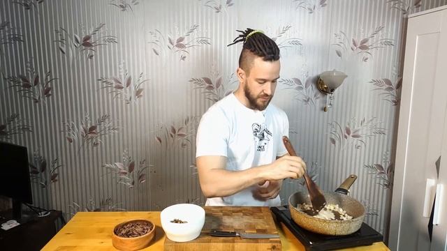 Батин салат из жаренных огурцов. смотреть онлайн