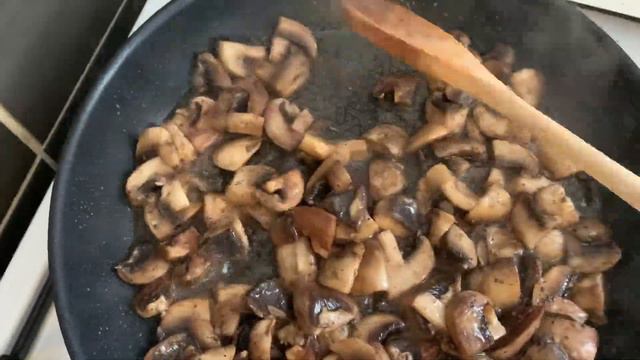 Ամենահամեղ ռուլետ հավի կրծքամսով եւ տավարի մսով սնկով/Мясной рулет С грибами/rouleau de viande смотреть онлайн