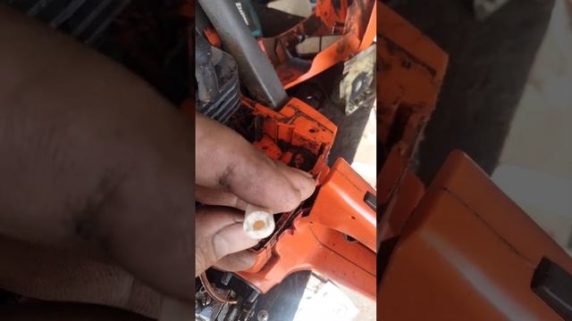 Хускварна 137,142 не заводится. смотреть онлайн
